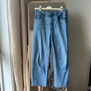 Levi’s - ribcage, straight ankle (wide leg)